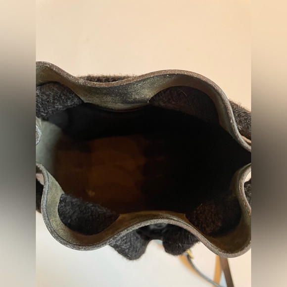 The Stowe black leather bucket bag - Picture 4 of 5